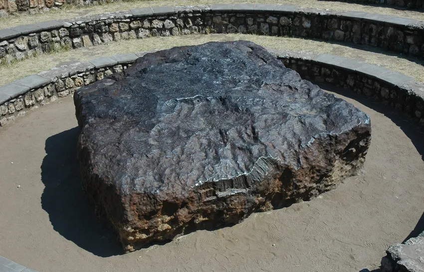Is the Hoba meteorite the largest known on Earth, and does the weight people quote hold up?