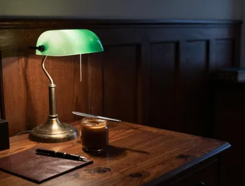 People Who Eat Peanut Butter Straight From the Jar Are Measurably Better at Keeping Secrets